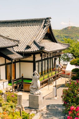 Shikoku, Japonya - 2 Mayıs 2025 Gosho ji Tapınağı No. Shikoku haccında 78 kişi. Yüksek kalite fotoğraf