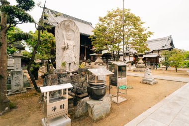 Shikoku, Japonya - 2 Mayıs 2025 Konzo Tapınağı No. Shikoku haccında 76. Yüksek kalite fotoğraf