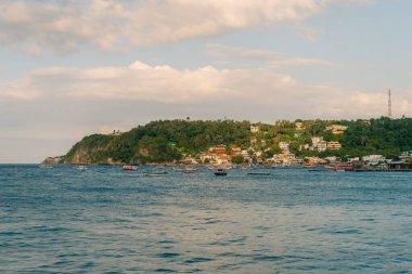 Porto Galerisi, Filipinler - 3 Mayıs 2025 bir turizm merkezi, bu adaya gitmek için feribota ihtiyaçları var. Yüksek kalite fotoğraf