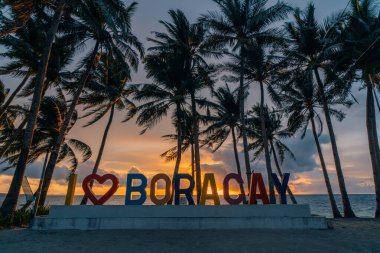 Boracay, Filipinler 'deki Bulabog Sahili' nde imzalanacak. Yüksek kalite fotoğraf