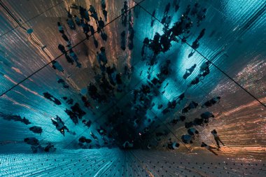 Tokyo, Japonya - 2 Ağustos 2025 Tokyo 'daki Laboratuar Gezegenleri Sanat Müzesi. Yüksek kalite fotoğraf