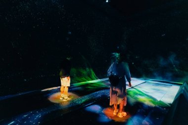 Tokyo, Japonya - 3 Ağustos 2025 Tokyo 'daki Laboratuar Gezegenleri Sanat Müzesi. Yüksek kalite fotoğraf