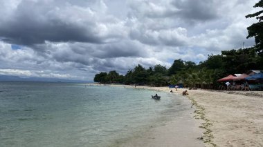  Badian, Cebu Adası, Filipinler - 3 Mayıs 2025 Lambug plajı. Yüksek kalite fotoğraf