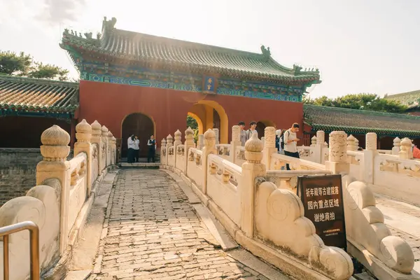 Pekin, Çin - 2 Mayıs 2025 Cennet Tapınağı 'ndaki efsanevi pavyon. Yüksek kalite fotoğraf