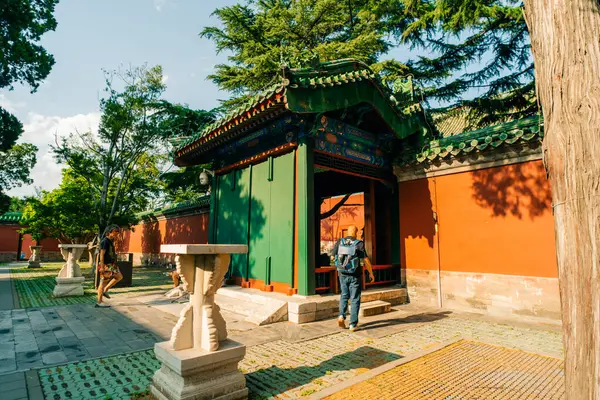 Pekin, Çin - 2 Mayıs 2025 Cennet Tapınağı 'ndaki efsanevi pavyon. Yüksek kalite fotoğraf