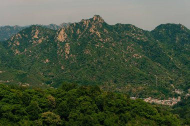 Çin Seddi 'nin yakınındaki görkemli dağlar. Mutianyu. Yüksek kalite fotoğraf