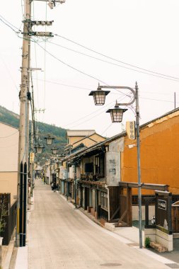 Ehime ilindeki Ozu kasabası, Shikoku, Japonya - 10 Ağustos 2025. Yüksek kalite fotoğraf