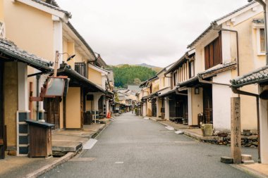 Geleneksel Japon binaları, Uchiko Yokaichi Gokoku, Ehime, Japonya - 10 Ağustos 2025. Yüksek kalite fotoğraf