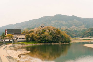 Ehime ilindeki Ozu Kalesi, Shikoku, Japonya - 10 Ağustos 2025. Yüksek kalite fotoğraf