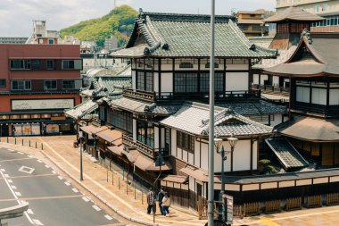 MATSUYAMA, JAPAN - 10 Ağustos 2025 Dogo Onsen Honkan. Yüksek kalite fotoğraf