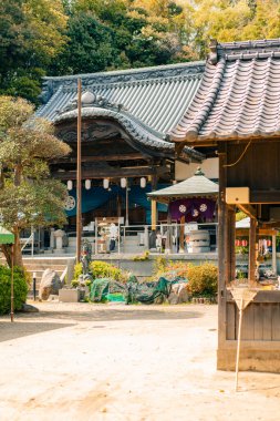 Shikoku, Japonya - 2 Mayıs 2025 No. 54 Enmei Tapınağı, Shikoku haccında. Yüksek kalite fotoğraf