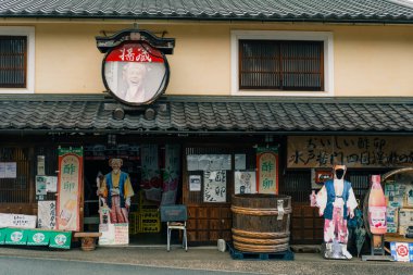 Geleneksel Japon binaları, Uchiko Yokaichi Gokoku, Ehime, Japonya - 10 Ağustos 2025. Yüksek kalite fotoğraf