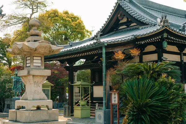 Shikoku, Japonya - 2 Mayıs 2025 No.55 Nankobo Tapınağı, Shikoku haccında. Yüksek kalite fotoğraf