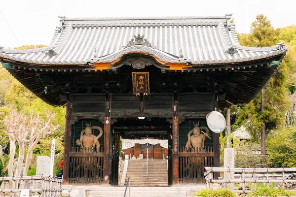 Shikoku, JAPAN - 2 Mayıs 2025 No. 49 Jyodo Tapınağı, Shikoku haccında. Yüksek kalite fotoğraf