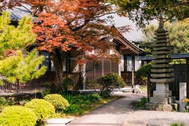 Shikoku, Japonya - 2 Mayıs 2025 Sankaku ij Tapınağı No. Shikoku haccında 65 kişi. Yüksek kalite fotoğraf