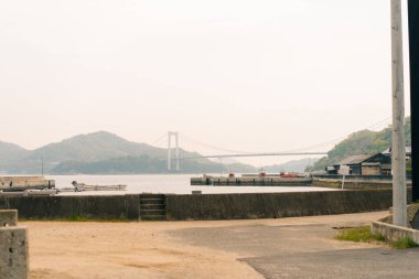 Japonya, Ehime 'deki Kurushima kaikyo köprüsü. Yüksek kalite fotoğraf