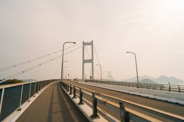 Japonya, Ehime 'deki Kurushima kaikyo köprüsü. Yüksek kalite fotoğraf