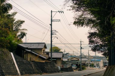 IMABARI, JAPONYA - 3 Ağustos 2025 Imabari şehrinin görüntüsü Imabari kalesinin ana kulesinden, Ehime ilinden. Yüksek kalite fotoğraf