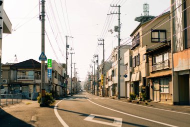 Tosashimizu, Japonya - 10 Ağustos 2025 gün batımında şehir merkezinde. Yüksek kalite fotoğraf