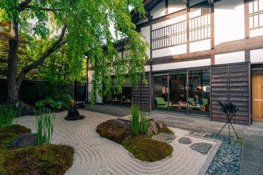 Kyoto, Japonya - 10 Ağustos 2025 Zen Kashoin Kyoto Muromachi Ana Çay Evi Zen Kafe. Yüksek kalite fotoğraf