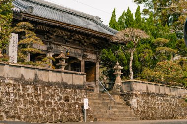  Tokushima, Japonya - 2 Mayıs 2025 No. 39 Enko Tapınağı Shikoku Hac seferinde. Yüksek kalite fotoğraf