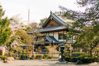  Tokushima, Japonya - 2 Mayıs 2025 No. 39 Enko Tapınağı Shikoku Hac seferinde. Yüksek kalite fotoğraf