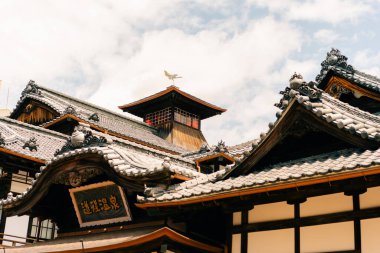 MATSUYAMA, JAPAN - 10 Ağustos 2025 Dogo Onsen Honkan. Yüksek kalite fotoğraf
