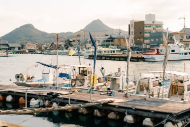 Shikoku, Japonya - 3 Ağustos 2025 Kikuma limanı. Yüksek kalite fotoğraf