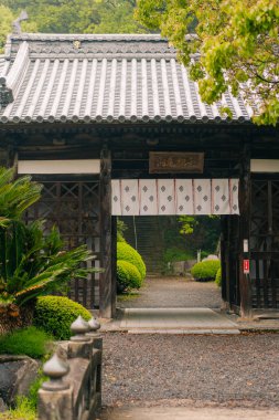 Shikoku, Japonya - 2 Mayıs 2025 Daiko ij Tapınağı No. Shikoku haccında 67 kişi. Yüksek kalite fotoğraf