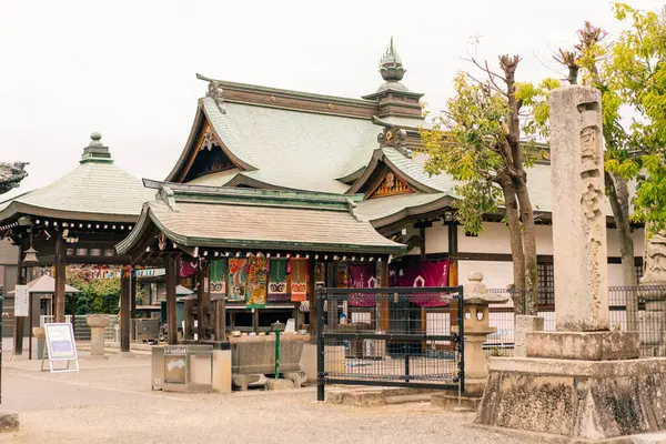 Shikoku, Japonya - 2 Mayıs 2025 No. 62 Houjuji Tapınağı, Shikoku haccında. Yüksek kalite fotoğraf