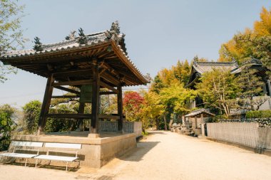 Shikoku, JAPAN - 2 Mayıs 2025 No. 57 Eifuku Tapınağı, Shikoku haccında. Yüksek kaliteli illüstrasyon