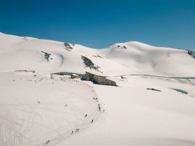 Yuki-no-Otani Kar Duvarı, Tateyama, Nakaniikawa, Toyama, Japonya. Yüksek kalite fotoğraf