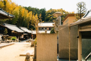 Shikoku, JAPAN - 2 Mayıs 2025 No. 57 Eifuku Tapınağı, Shikoku haccında. Yüksek kaliteli illüstrasyon