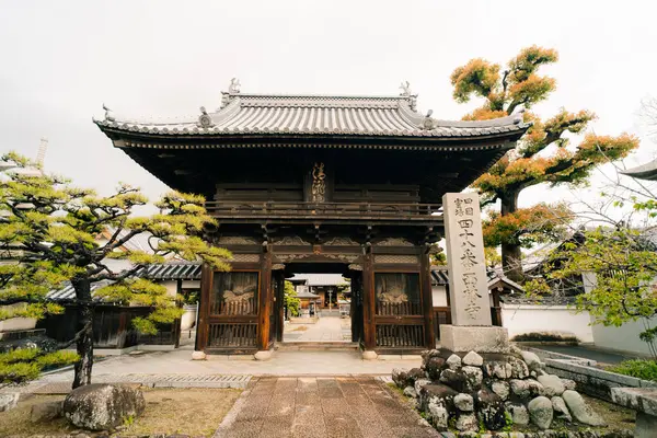 Shikoku, Japonya - 2 Mayıs 2025 No. 48 Sairin Tapınağı, Shikoku haccında. Yüksek kalite fotoğraf