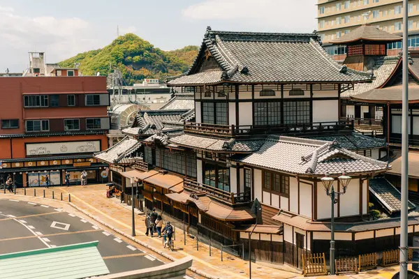 MATSUYAMA, JAPAN - 10 Ağustos 2025 Dogo Onsen Honkan. Yüksek kalite fotoğraf