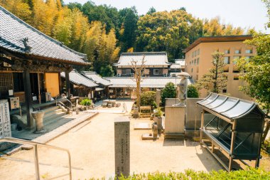 Shikoku, JAPAN - 2 Mayıs 2025 No. 57 Eifuku Tapınağı, Shikoku haccında. Yüksek kaliteli illüstrasyon