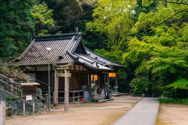 Shikoku, JAPAN - 2 Mayıs 2025 Temple 64, Maegamiji Shikoku haccında. Yüksek kalite fotoğraf
