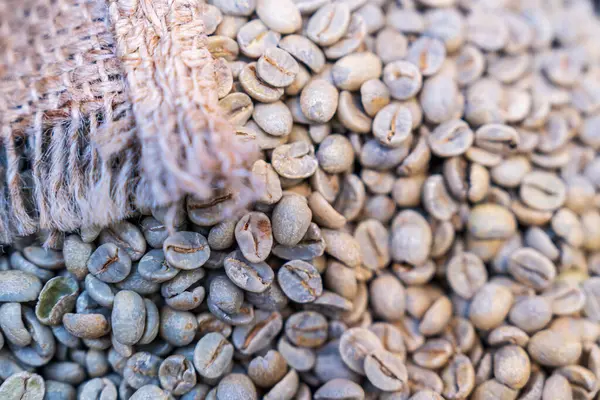 Kawa Aromatyczna Pieczone Ziarna Zielonej Kawy Wzór Tła — Zdjęcie stockowe