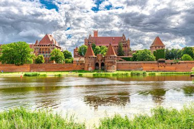 Malbork Kalesi, Polonya 'daki Alman Düzeni' nin başkenti.