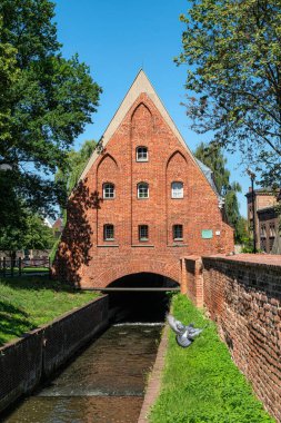 Gdansk 'taki eski tuğla su değirmeni