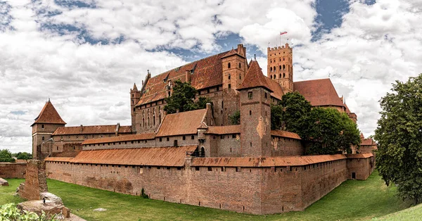 Malbork Kalesi, Polonya 'daki Alman Düzeni' nin başkenti.