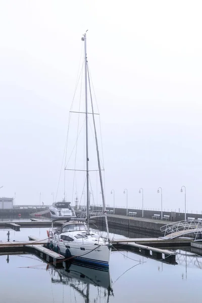Yacht Moored Misty Harbour — Stock Photo, Image