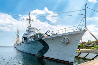 Gdynia, Polonya - 7 Haziran 2022: Eski savaş gemisi 