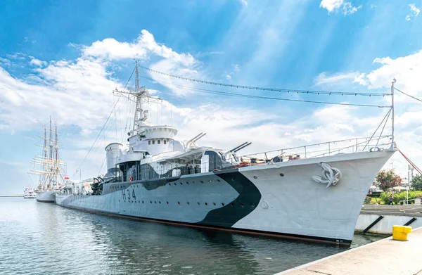 波兰Gdynia 2022年6月7日 老战舰 闪电号 Orp Byskawica 格丁尼亚海事博物馆波罗的海上的一个大型工业和军事港口 — 图库照片