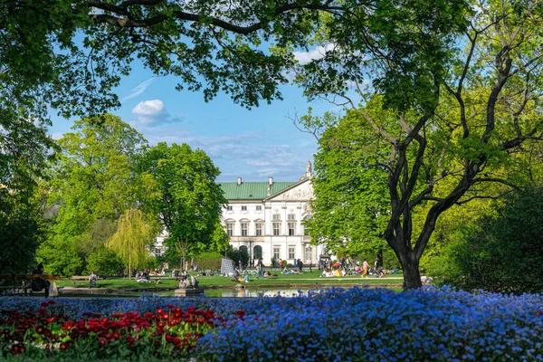 Warschau Polen Mai 2022 Schöner Grüner Frühlingspark Krasinski Palast Und — Stockfoto
