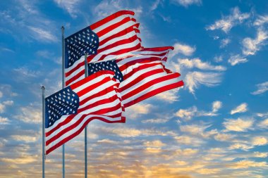 Amerikan bayrağı ve batan güneş