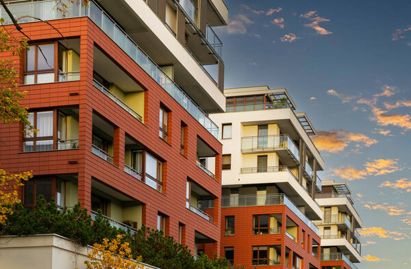 Строительство новых домов. Строительство жилых домов