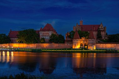 Malbork castle adlı gece, Polonya