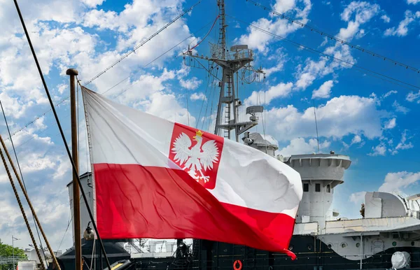 Zeemacht Van Polen Poolse Vlag Achtergrond Van Een Oorlogsschip Stockafbeelding