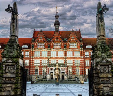 Politechnika Gdansk 'ın antik binası, üniversite